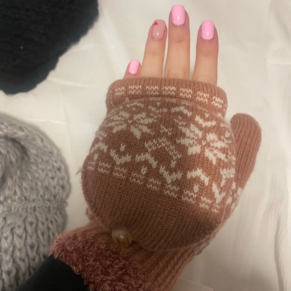 Winter gloves.
